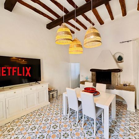 Villa Pomelia, Villa Nel Corso Di Santa Marina Salina A 50 Mt Dal Mare Dış mekan fotoğraf